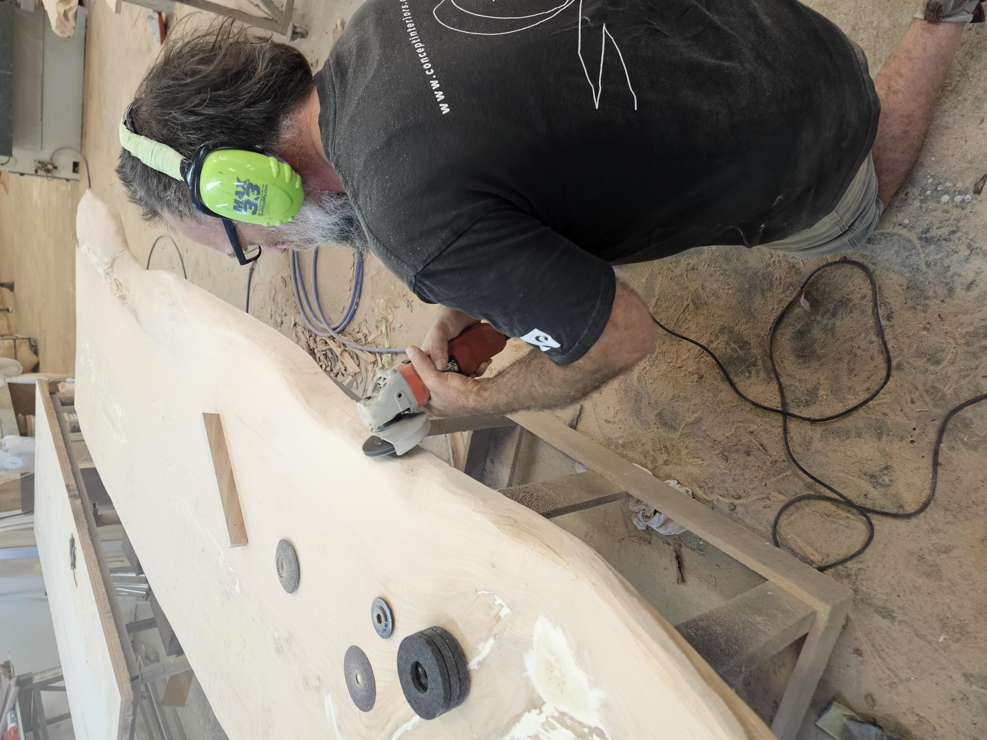 Wide-belt sander